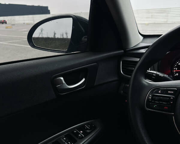 Чорний Кіа Оптіма, об'ємом двигуна 2.36 л та пробігом 230 тис. км за 11500 $, фото 12 на Automoto.ua