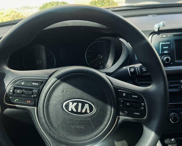 Черный Киа Оптима, объемом двигателя 2.4 л и пробегом 144 тыс. км за 10300 $, фото 9 на Automoto.ua