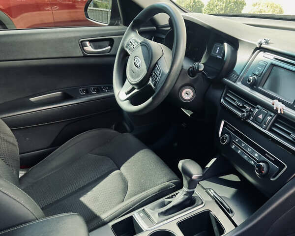 Черный Киа Оптима, объемом двигателя 2.4 л и пробегом 144 тыс. км за 10300 $, фото 7 на Automoto.ua