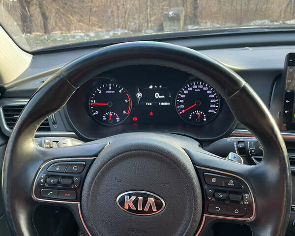Черный Киа Оптима, объемом двигателя 1.69 л и пробегом 119 тыс. км за 15100 $, фото 3 на Automoto.ua