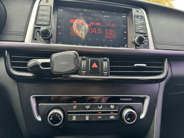 Черный Киа Оптима, объемом двигателя 2 л и пробегом 318 тыс. км за 10800 $, фото 14 на Automoto.ua