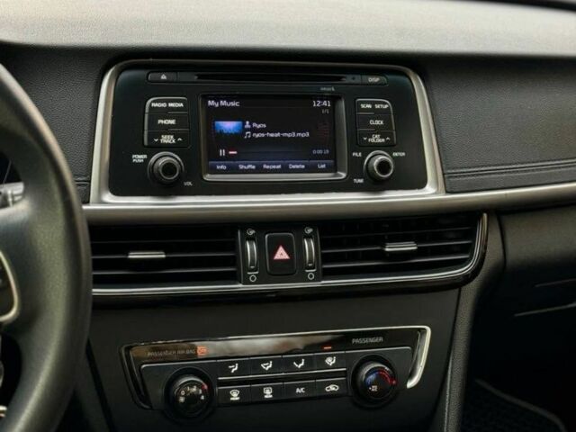 Черный Киа Оптима, объемом двигателя 0 л и пробегом 200 тыс. км за 9800 $, фото 2 на Automoto.ua