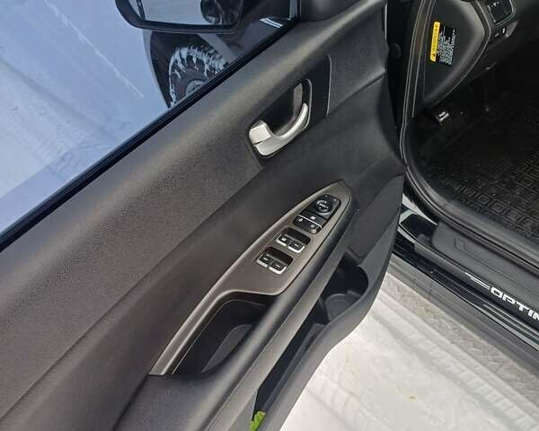 Чорний Кіа Оптіма, об'ємом двигуна 2.4 л та пробігом 115 тис. км за 11000 $, фото 10 на Automoto.ua