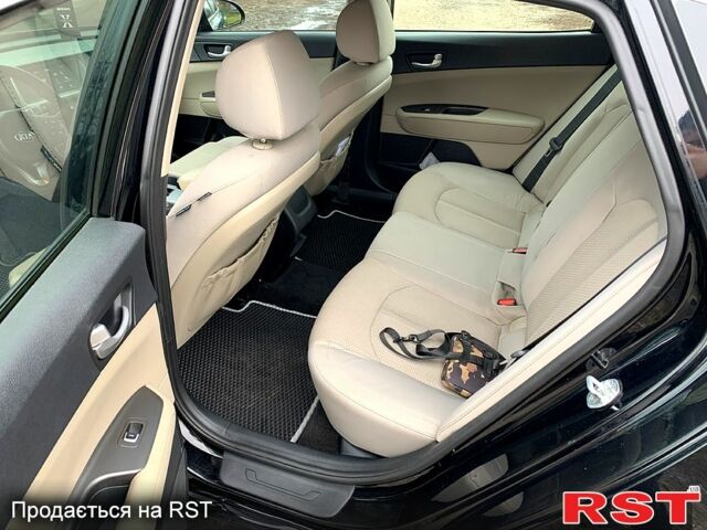 Чорний Кіа Оптіма, об'ємом двигуна 2.4 л та пробігом 132 тис. км за 11800 $, фото 12 на Automoto.ua