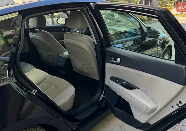 Черный Киа Оптима, объемом двигателя 2.36 л и пробегом 107 тыс. км за 11150 $, фото 25 на Automoto.ua