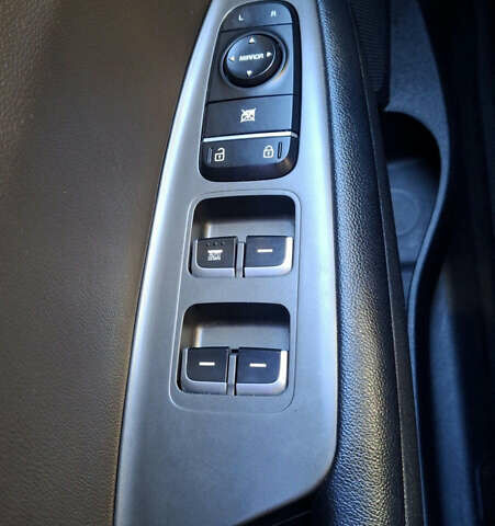 Чорний Кіа Оптіма, об'ємом двигуна 2.36 л та пробігом 240 тис. км за 11000 $, фото 13 на Automoto.ua