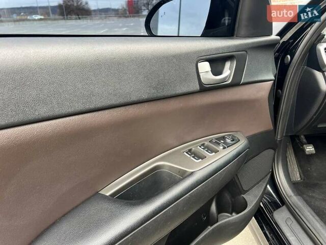 Черный Киа Оптима, объемом двигателя 2.36 л и пробегом 235 тыс. км за 11500 $, фото 18 на Automoto.ua