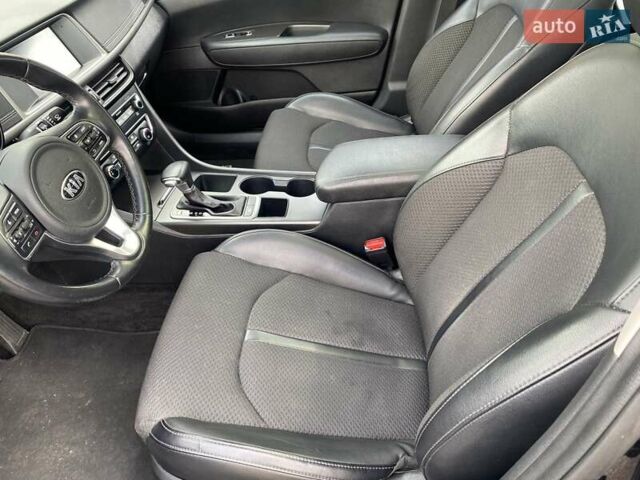 Черный Киа Оптима, объемом двигателя 2.36 л и пробегом 133 тыс. км за 12800 $, фото 7 на Automoto.ua