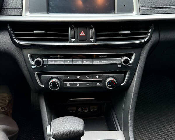 Черный Киа Оптима, объемом двигателя 2.36 л и пробегом 130 тыс. км за 10400 $, фото 6 на Automoto.ua