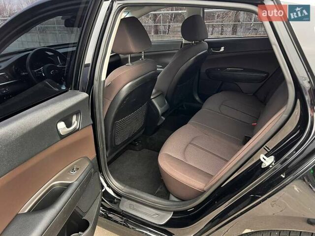 Черный Киа Оптима, объемом двигателя 2.36 л и пробегом 235 тыс. км за 11500 $, фото 29 на Automoto.ua