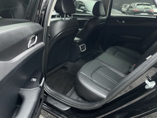 Черный Киа Оптима, объемом двигателя 2 л и пробегом 155 тыс. км за 19200 $, фото 8 на Automoto.ua