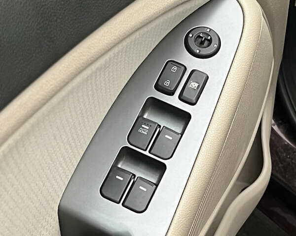 Червоний Кіа Оптіма, об'ємом двигуна 2.4 л та пробігом 223 тис. км за 9900 $, фото 11 на Automoto.ua