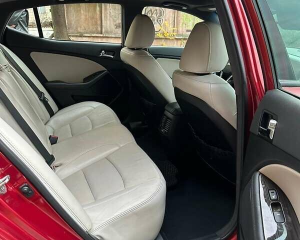 Красный Киа Оптима, объемом двигателя 2 л и пробегом 195 тыс. км за 9700 $, фото 26 на Automoto.ua