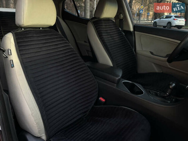 Червоний Кіа Оптіма, об'ємом двигуна 2.36 л та пробігом 116 тис. км за 9999 $, фото 16 на Automoto.ua