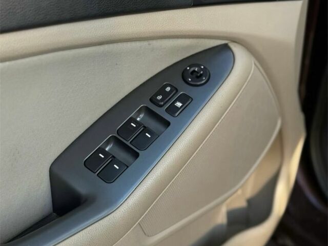 Красный Киа Оптима, объемом двигателя 2.4 л и пробегом 116 тыс. км за 9000 $, фото 5 на Automoto.ua