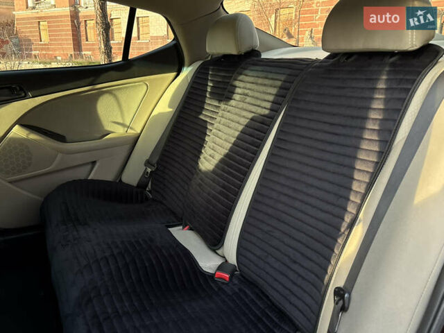 Червоний Кіа Оптіма, об'ємом двигуна 2.36 л та пробігом 116 тис. км за 9999 $, фото 18 на Automoto.ua