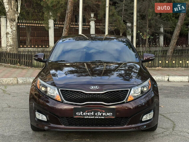 Червоний Кіа Оптіма, об'ємом двигуна 2.36 л та пробігом 116 тис. км за 9999 $, фото 5 на Automoto.ua
