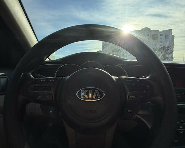 Красный Киа Оптима, объемом двигателя 2.36 л и пробегом 177 тыс. км за 8700 $, фото 6 на Automoto.ua