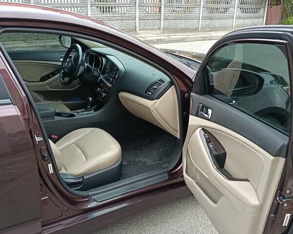 Червоний Кіа Оптіма, об'ємом двигуна 2.36 л та пробігом 120 тис. км за 10200 $, фото 8 на Automoto.ua