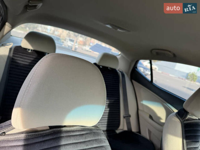 Красный Киа Оптима, объемом двигателя 2.36 л и пробегом 177 тыс. км за 8700 $, фото 5 на Automoto.ua