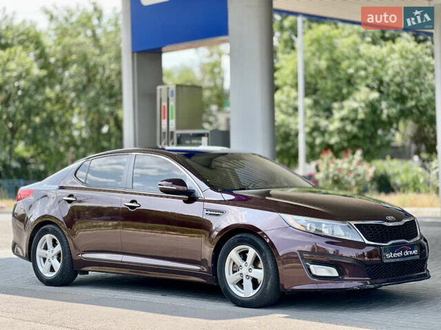 Червоний Кіа Оптіма, об'ємом двигуна 2.4 л та пробігом 184 тис. км за 9499 $, фото 5 на Automoto.ua