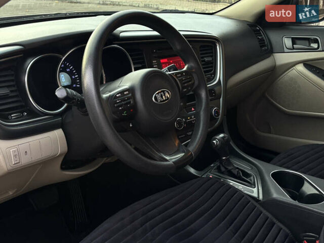 Червоний Кіа Оптіма, об'ємом двигуна 2.36 л та пробігом 116 тис. км за 9999 $, фото 7 на Automoto.ua