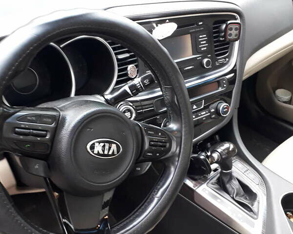 Червоний Кіа Оптіма, об'ємом двигуна 2.4 л та пробігом 100 тис. км за 13999 $, фото 4 на Automoto.ua