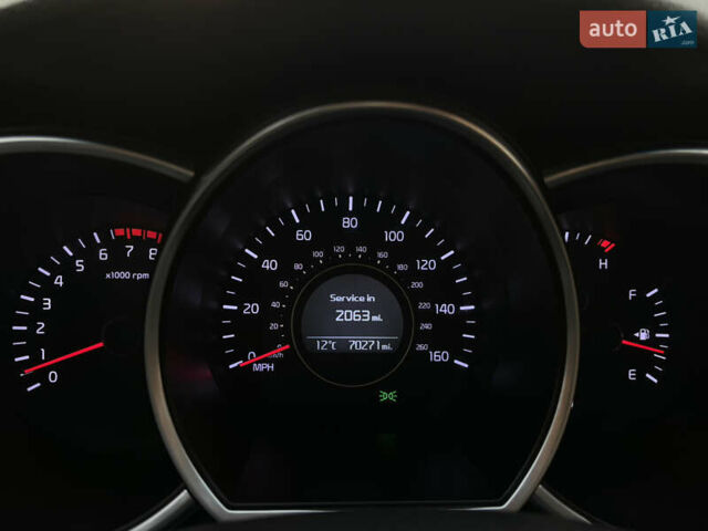 Червоний Кіа Оптіма, об'ємом двигуна 2.36 л та пробігом 116 тис. км за 9999 $, фото 10 на Automoto.ua