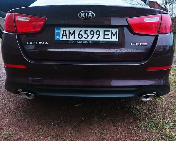 Красный Киа Оптима, объемом двигателя 2.4 л и пробегом 78 тыс. км за 11000 $, фото 6 на Automoto.ua