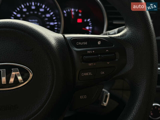 Червоний Кіа Оптіма, об'ємом двигуна 2.36 л та пробігом 116 тис. км за 9999 $, фото 9 на Automoto.ua