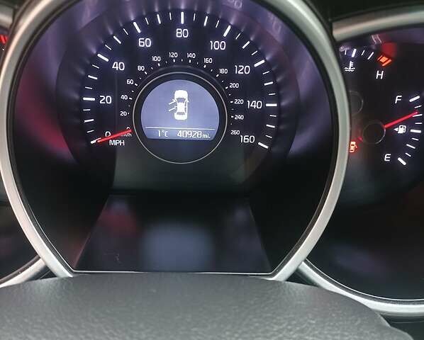 Красный Киа Оптима, объемом двигателя 2.4 л и пробегом 78 тыс. км за 11000 $, фото 17 на Automoto.ua