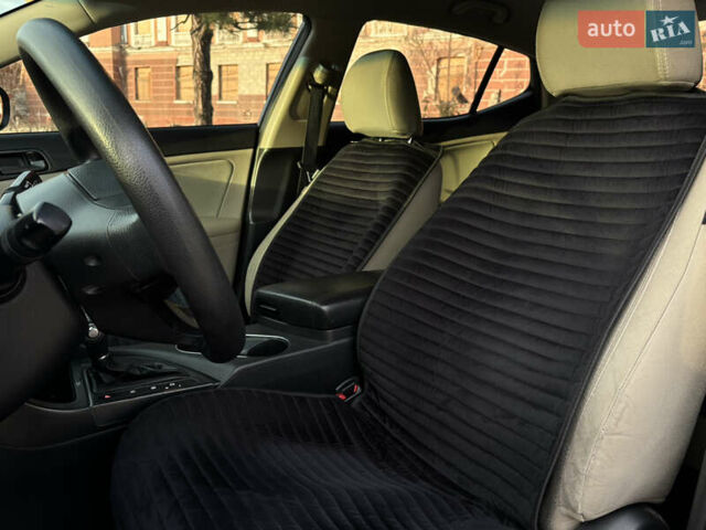 Червоний Кіа Оптіма, об'ємом двигуна 2.36 л та пробігом 116 тис. км за 9999 $, фото 14 на Automoto.ua