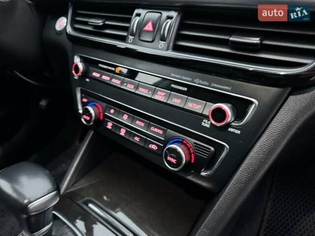 Красный Киа Оптима, объемом двигателя 2.4 л и пробегом 154 тыс. км за 11990 $, фото 37 на Automoto.ua