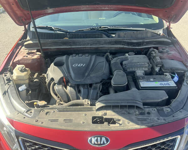 Красный Киа Оптима, объемом двигателя 2.36 л и пробегом 183 тыс. км за 8250 $, фото 9 на Automoto.ua