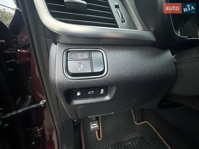 Киа Оптима 2015 в Харькове на Automoto.ua Красный Киа Оптима, объемом двигателя 2.4 л и пробегом 154 тыс. км за 12500 $, фото 21 на Automoto.ua