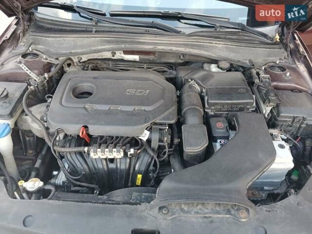 Червоний Кіа Оптіма, об'ємом двигуна 2.36 л та пробігом 141 тис. км за 10700 $, фото 9 на Automoto.ua
