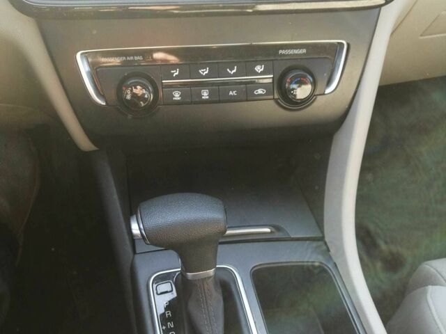 Кіа Оптіма 2016 у Рівному на Automoto.ua Червоний Кіа Оптіма, об'ємом двигуна 2.4 л та пробігом 98 тис. км за 8700 $, фото 23 на Automoto.ua