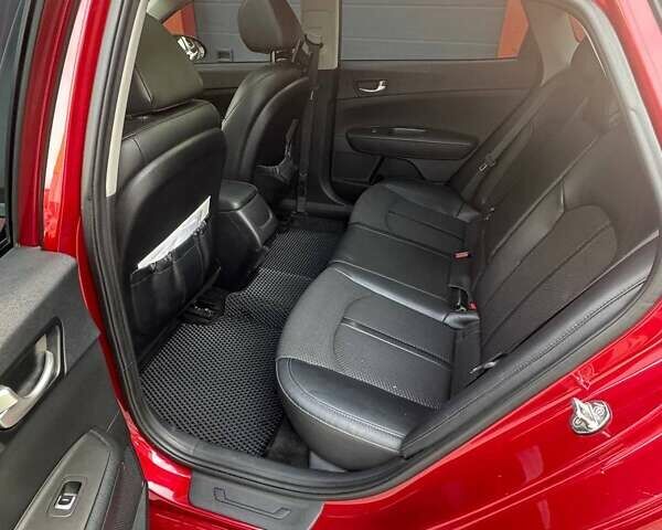 Красный Киа Оптима, объемом двигателя 2.36 л и пробегом 140 тыс. км за 13500 $, фото 15 на Automoto.ua