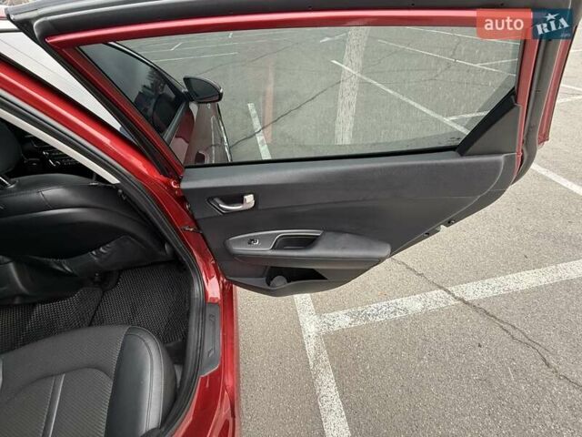 Красный Киа Оптима, объемом двигателя 2.4 л и пробегом 145 тыс. км за 12900 $, фото 10 на Automoto.ua