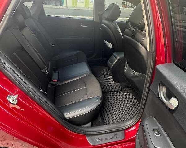 Красный Киа Оптима, объемом двигателя 2.36 л и пробегом 140 тыс. км за 13500 $, фото 10 на Automoto.ua