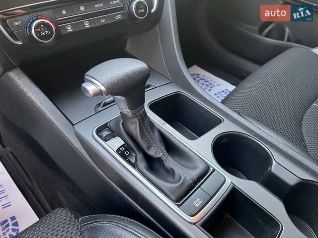 Красный Киа Оптима, объемом двигателя 2.36 л и пробегом 85 тыс. км за 12800 $, фото 15 на Automoto.ua