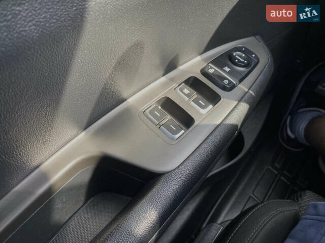 Красный Киа Оптима, объемом двигателя 2.36 л и пробегом 113 тыс. км за 14500 $, фото 15 на Automoto.ua