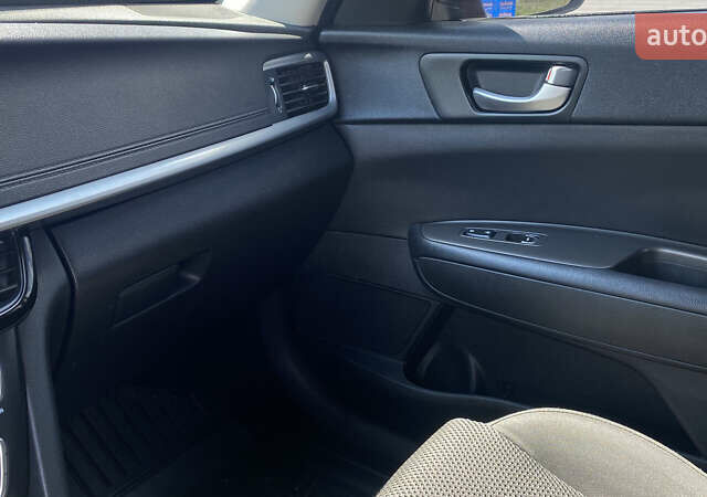 Красный Киа Оптима, объемом двигателя 2.36 л и пробегом 113 тыс. км за 14500 $, фото 39 на Automoto.ua