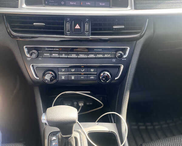 Красный Киа Оптима, объемом двигателя 2.36 л и пробегом 113 тыс. км за 14500 $, фото 8 на Automoto.ua