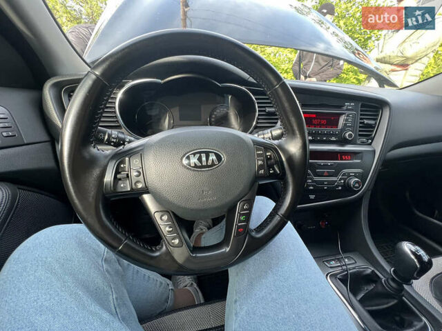 Киа Оптима, объемом двигателя 1.7 л и пробегом 290 тыс. км за 9300 $, фото 3 на Automoto.ua