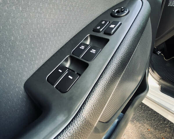 Киа Оптима, объемом двигателя 2.4 л и пробегом 230 тыс. км за 11200 $, фото 12 на Automoto.ua