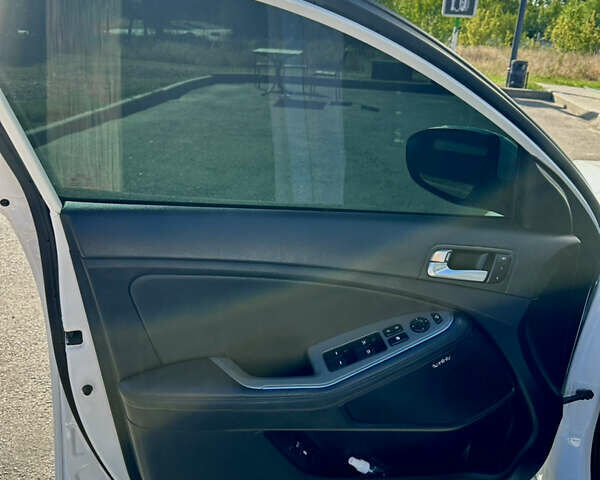 Киа Оптима, объемом двигателя 2 л и пробегом 160 тыс. км за 10500 $, фото 12 на Automoto.ua