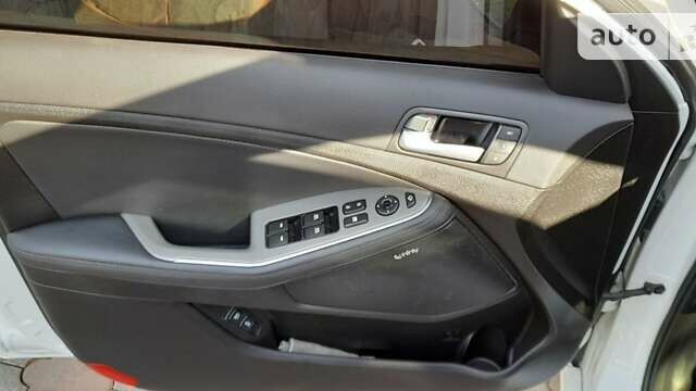 Киа Оптима, объемом двигателя 2 л и пробегом 107 тыс. км за 13300 $, фото 6 на Automoto.ua