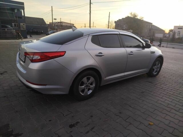 Серый Киа Оптима, объемом двигателя 2 л и пробегом 290 тыс. км за 9000 $, фото 8 на Automoto.ua