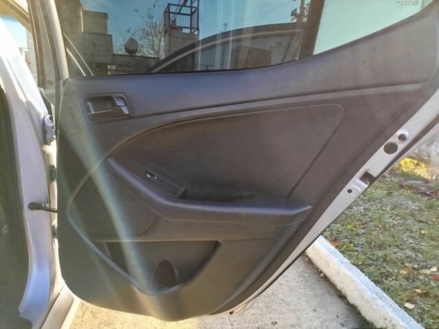 Серый Киа Оптима, объемом двигателя 2 л и пробегом 290 тыс. км за 9000 $, фото 14 на Automoto.ua